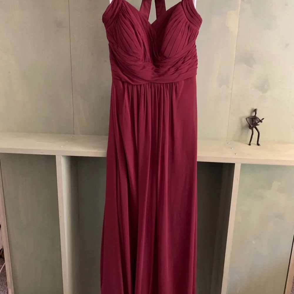 Formal dresses - Picture 4 of 5